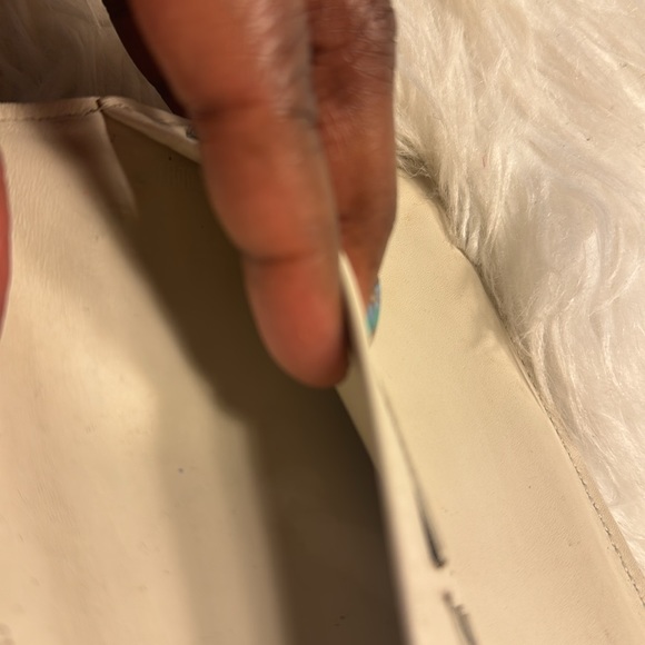 Louis Vuitton Blanc Corail Monogram Vernis Leather Sarah Wallet GUC - Picture 11 of 13